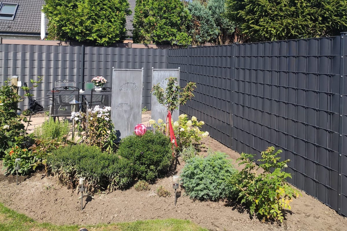 Gartenzaun mit Sichtschutz