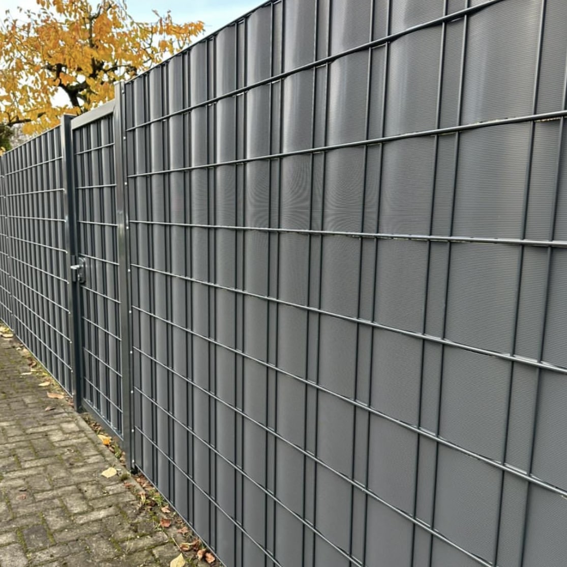 Sichtschutzzaun und Sichtschutztor